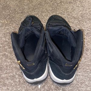 Jordan 11 Retro Heiress Black Stingray (GS)